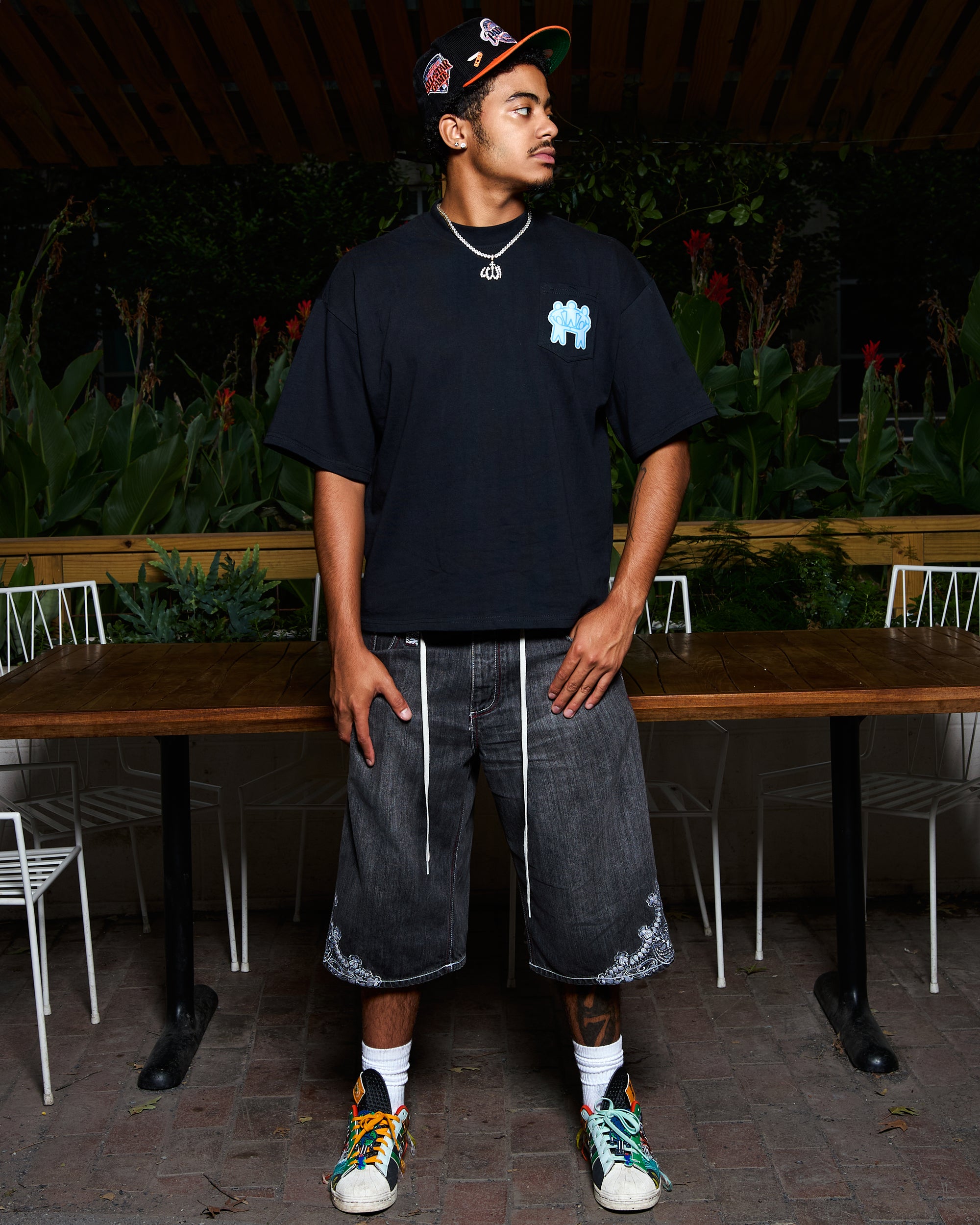 BLACK POCKET TEE